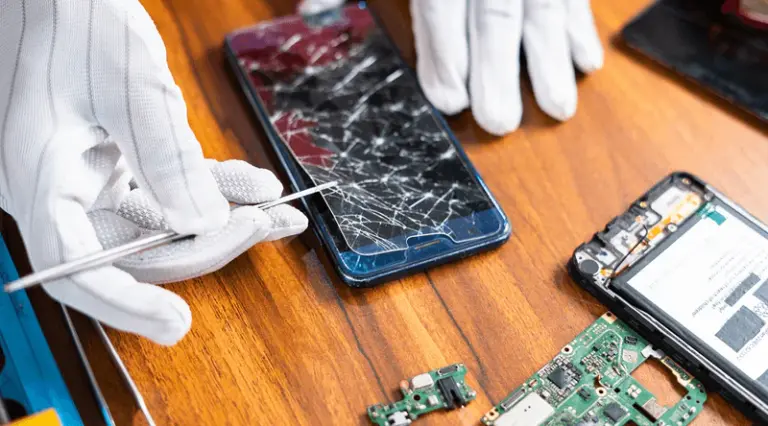 Smartphone Repair Technician 768x426